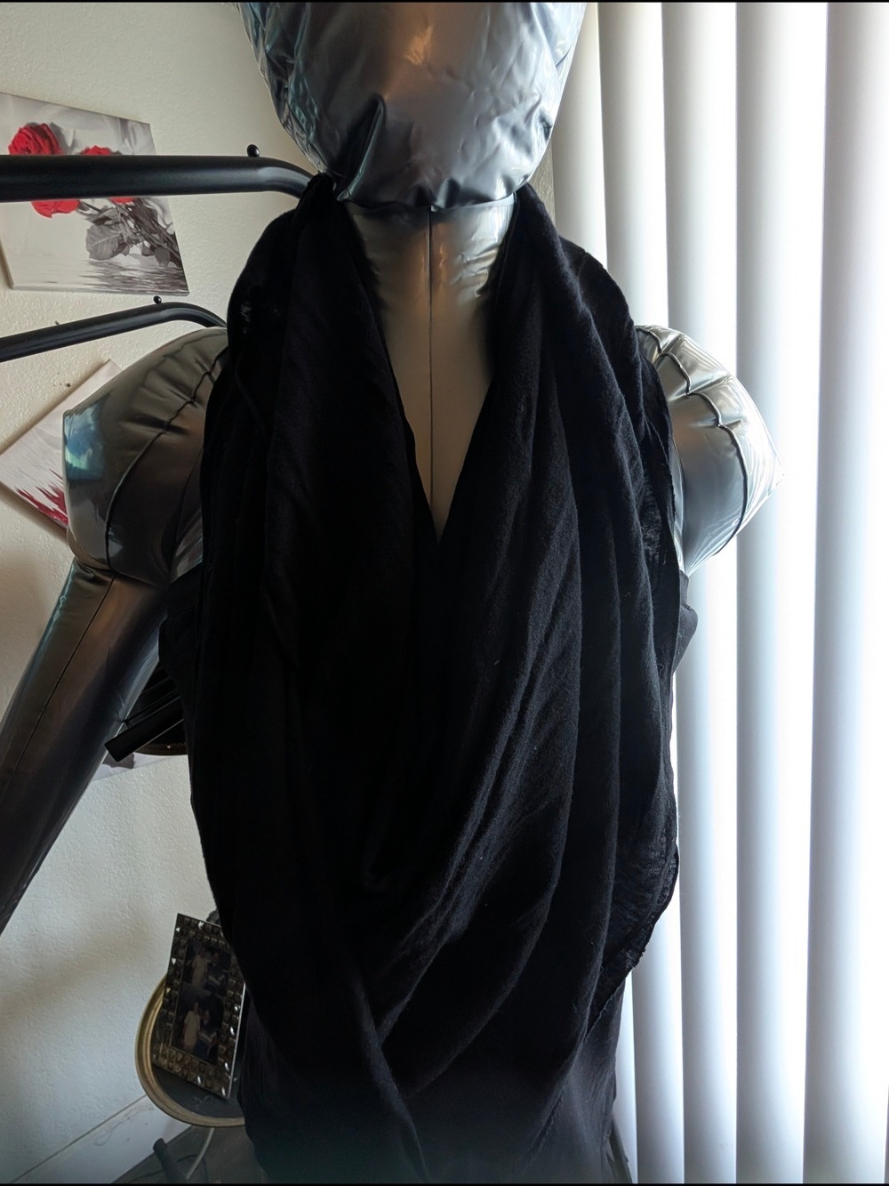 Steve Madden: Black Viscose Infinity Scarf